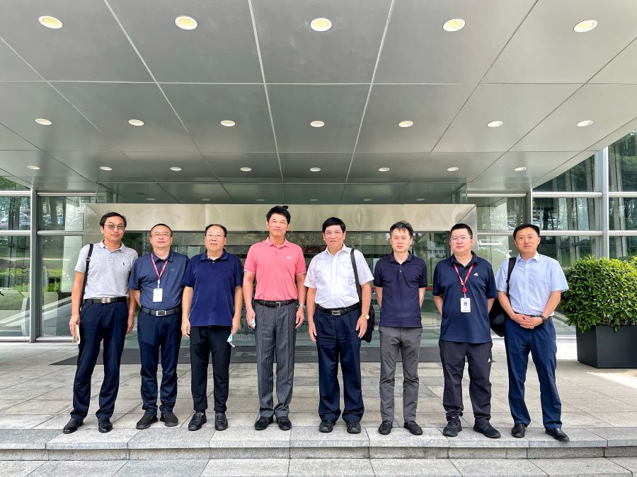 新老班子跑市场.jpg